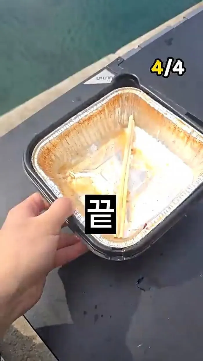 핫쿡볼 발열 도시락 알루미늄 용기, 멜로우버디 그라운드 체어, 스톤콜드 자동펌프 에어매트, 페이퍼팝 메가토트 등받이 종이의자