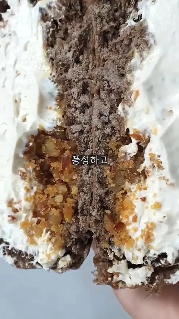 연세우유 피넛초코 생크림빵