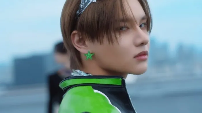 아오엔, 하이브, 더 블루 선, 데뷔