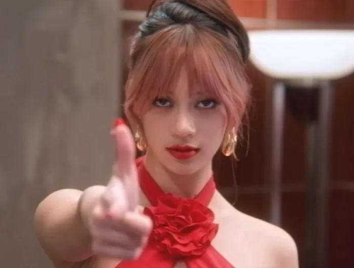 캣츠아이, MV 티저 추가 공개…제시카 알바 깜짝 등장 (+영상)