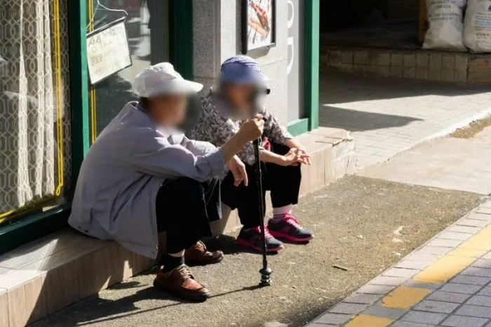 380조 쏟았는데…한국 유소년 비율 '뒤에서 1등'