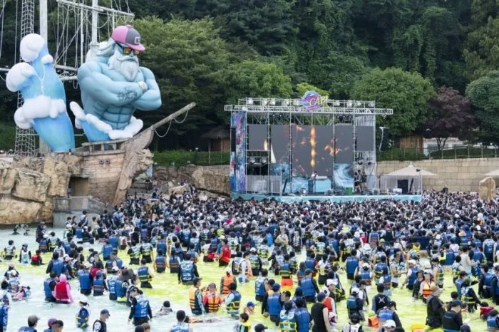 캐리비안 베이, '워터 뮤직 풀파티' 개최…QWER·라이즈 뜬다