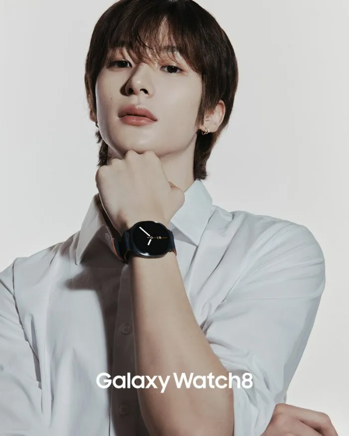 라이즈, 갤럭시 워치8 화보 공개…회사원으로 변신