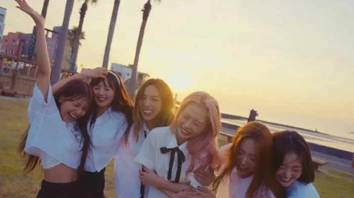 BoA, NewBeat, QueenzEye, Yves, N.TOP, KiiiKiii, Koyote