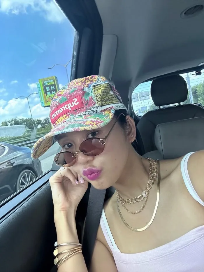 Oh My Girl, Mimi, Instagram, Labubu, Crying Baby, bolso