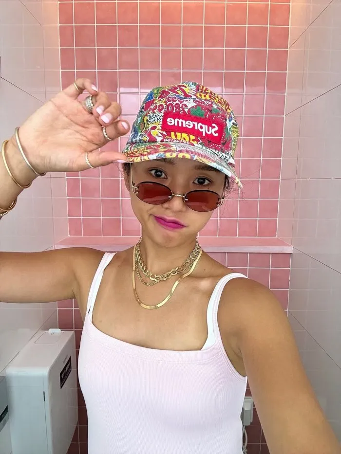 Oh My Girl, Mimi, Instagram, Labubu, Crying Baby, bolso