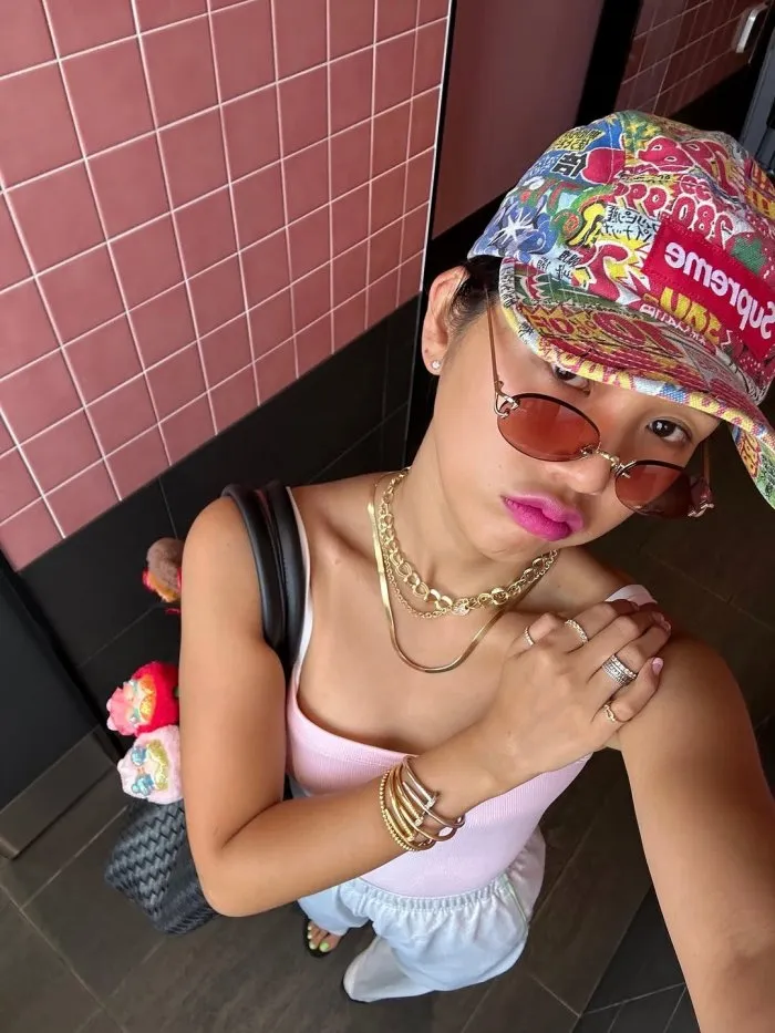 Oh My Girl, Mimi, Instagram, Labubu, Crying Baby, bolso