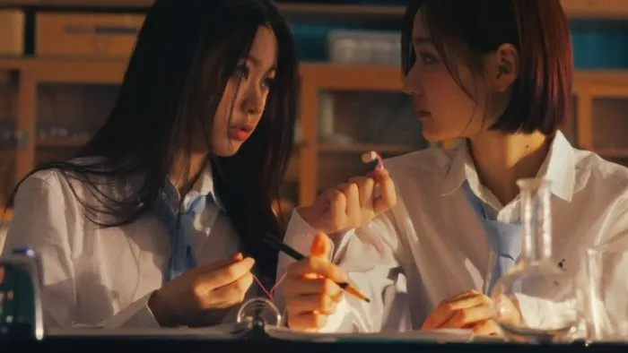 키키, 댄싱 얼론, 뮤직비디오