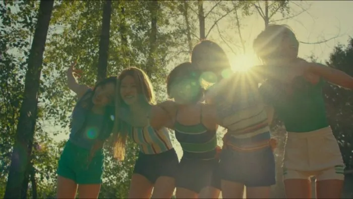 키키, 댄싱 얼론, 뮤직비디오