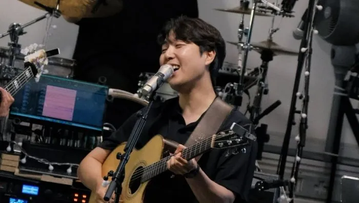 Fans Shocked by Jang Beom-jun's Concert Start Time... '6 AM' Start?