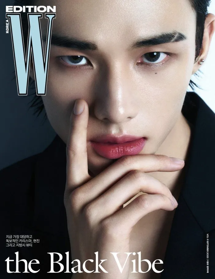 [Pictorial] Stray Kids Hyunjin Meets Givenchy...Classic Mood