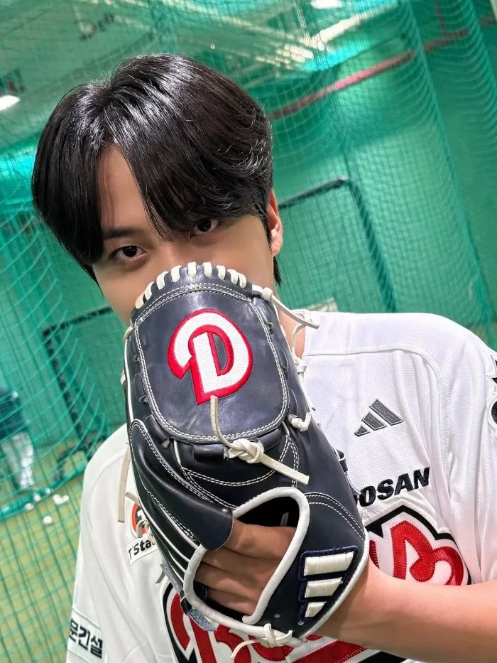 ATEEZ Jongho Shares Behind-the-Scenes Moments from His Passionate First Pitch