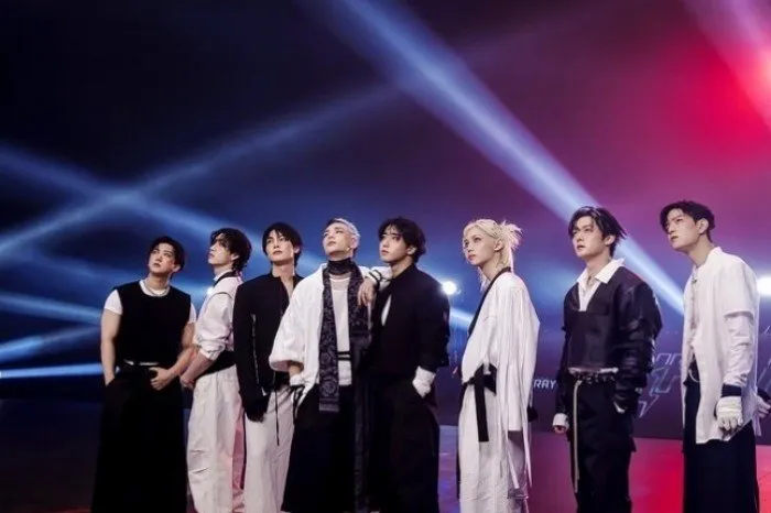 StrayKids, Ceremonia, Regreso, ProgramaDeMúsica, Karma