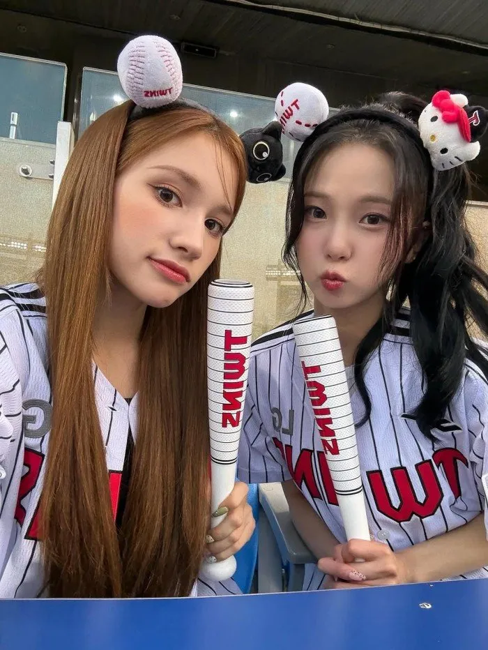 Kep1er, Choi Yujin, Huening Bahiyyih, Baseball, First Pitch, LG Twins, Lotte Giants