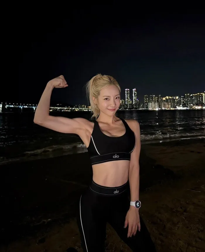 부산 밤바다서 근육 몸매 자랑한 심으뜸…"즐거웠던 체조"