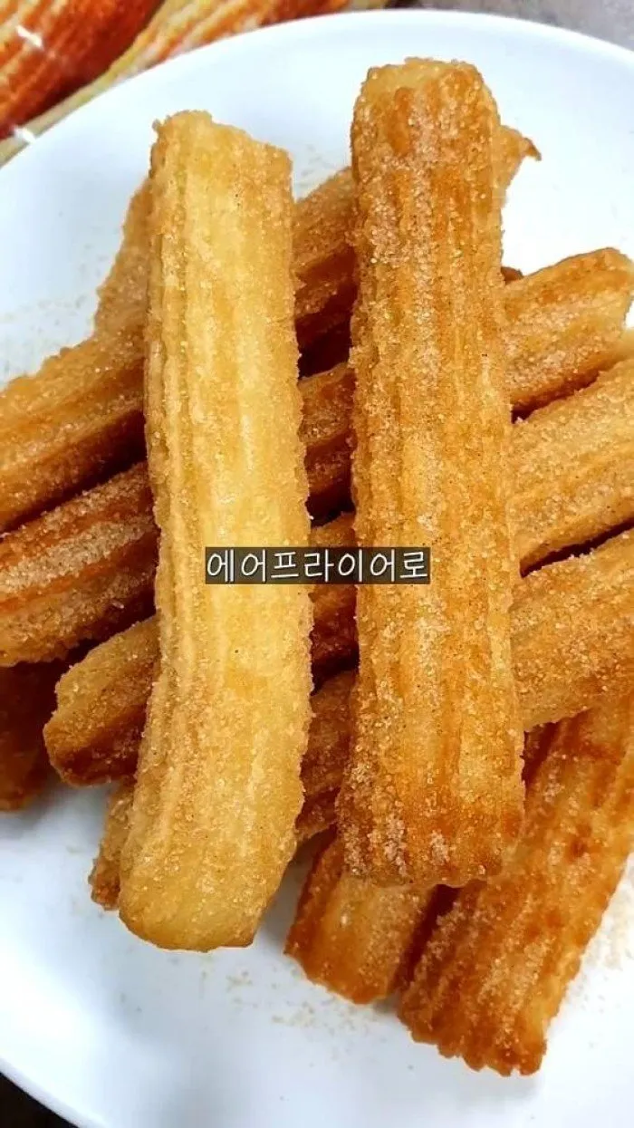 Burrito Real Mexicano de Pepperoni Triple Queso, Pan Danés Plano de Kyoto Marble, Churros con Sabor a Canela de Gourmet CJ