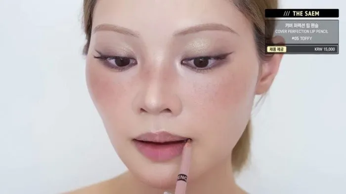 Joseon Beauty Daily Tinted Suns Serum, Armani Beauty Designer Glow Foundation, Hwahae 156 Brocha Correctora