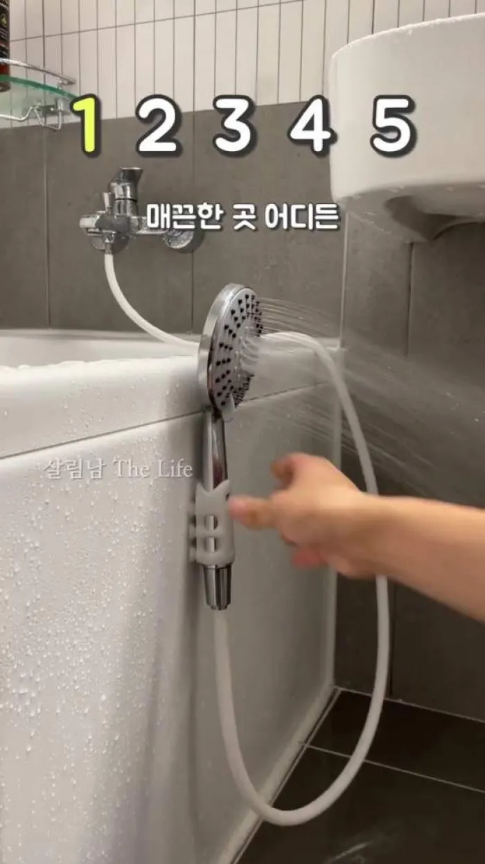 흡착 샤워기 홀더, 핸디 스팀 다리미, 비누 넣는 샤워볼, 이동식 슬라이딩 트레이휴대용 2in1 무선 보조배터리