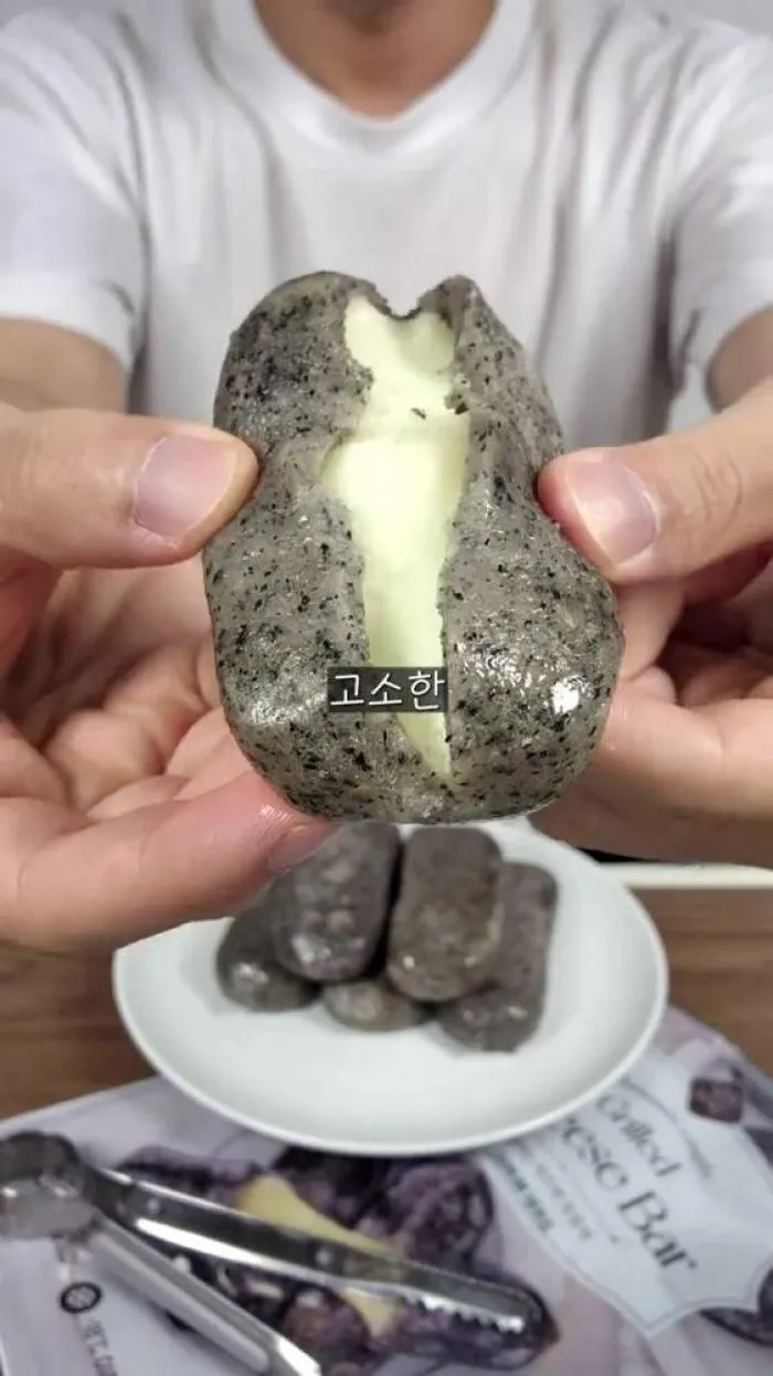 YAAM! Cream Red Bean Bun, Hohom Island Hong Kong Milk Tea, Romantic Couple Grilled Cheese Bar with Black Sesame