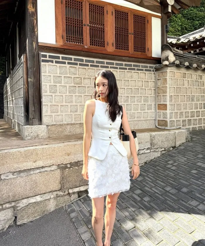 Son Yeon-jae, Instagram