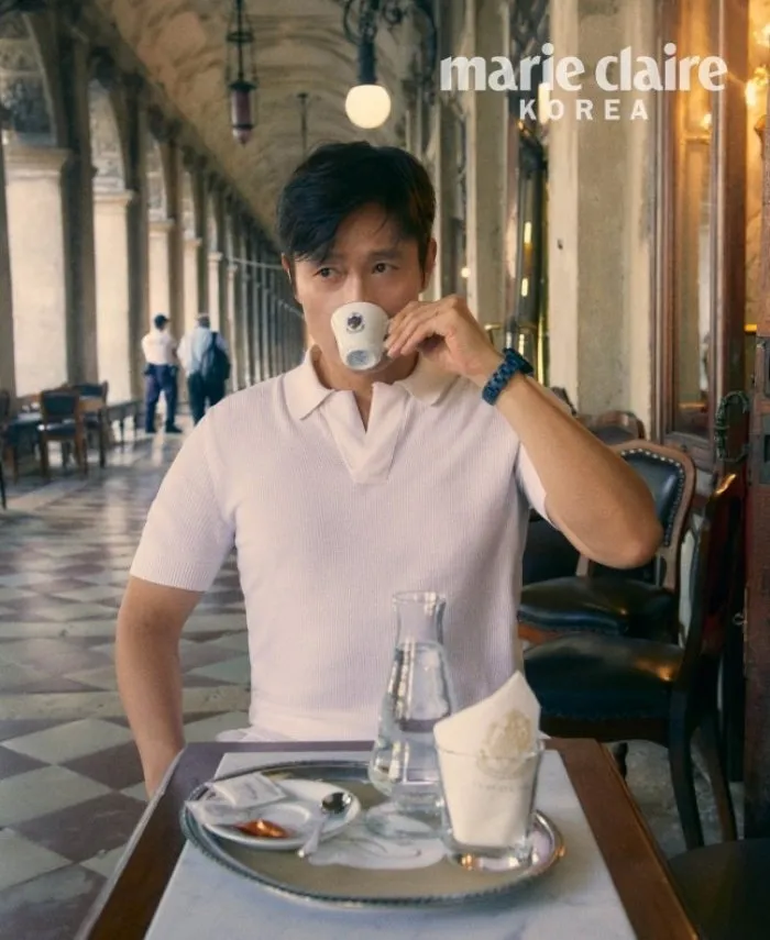 [Pictorial] 'No hay nada que hacer', Lee Byung-hun, disfrutando de una taza de café
