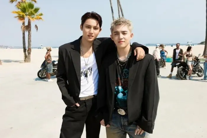 트와이스, 베이비몬스터, 파우, 첸, 엑소, 세븐틴, 에스쿱스, 민규, 이즈나