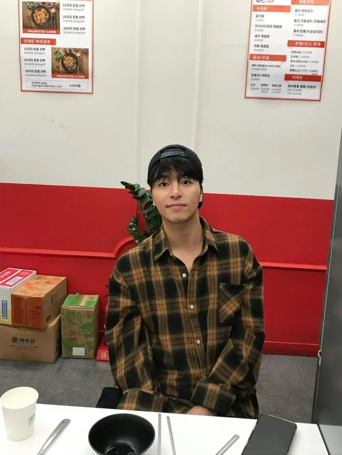 'Judgment' Koo Jun-hoe exudes youthful charm in everyday life... 'Different appeal from drama'