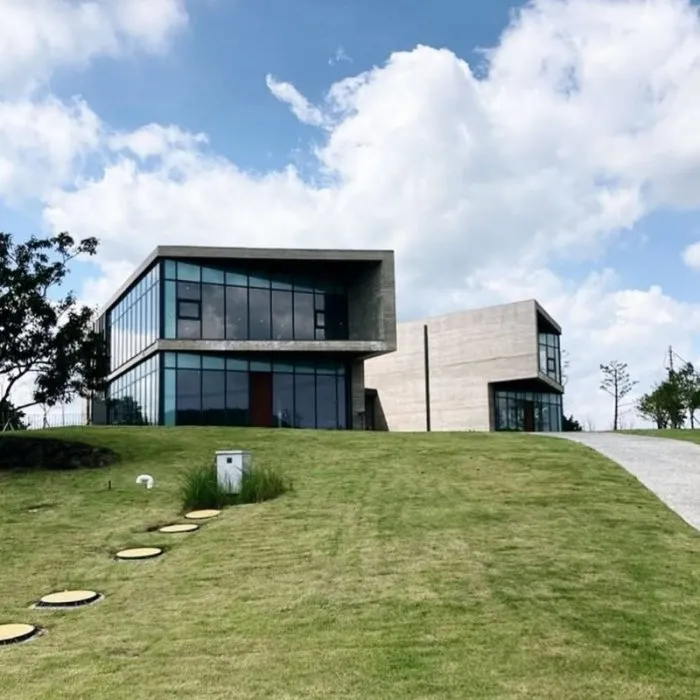 ペッカ, 済州島, カフェ, ラジオ, パク・ミョンス, 物議