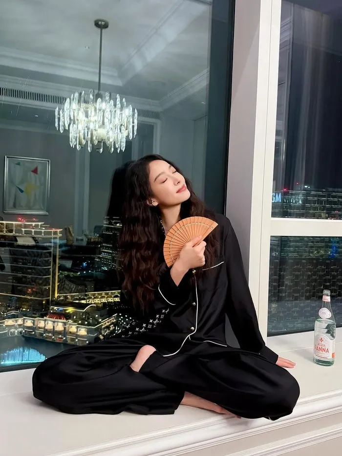 f(x), Victoria, Instagram, f(x)