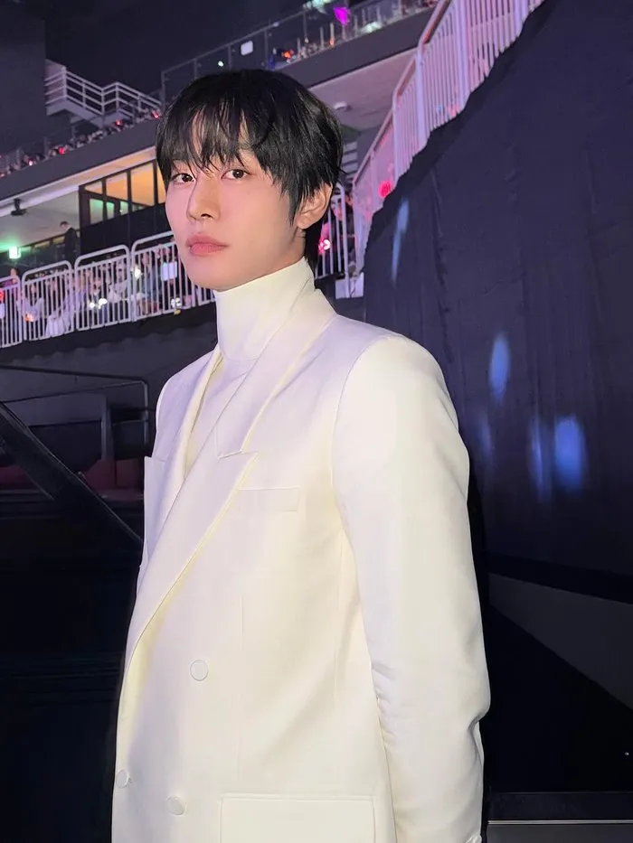 안효섭, 인스타그램, 화이트수트, 비하인드컷, 오늘도매진했습니다, 드라마, SBS