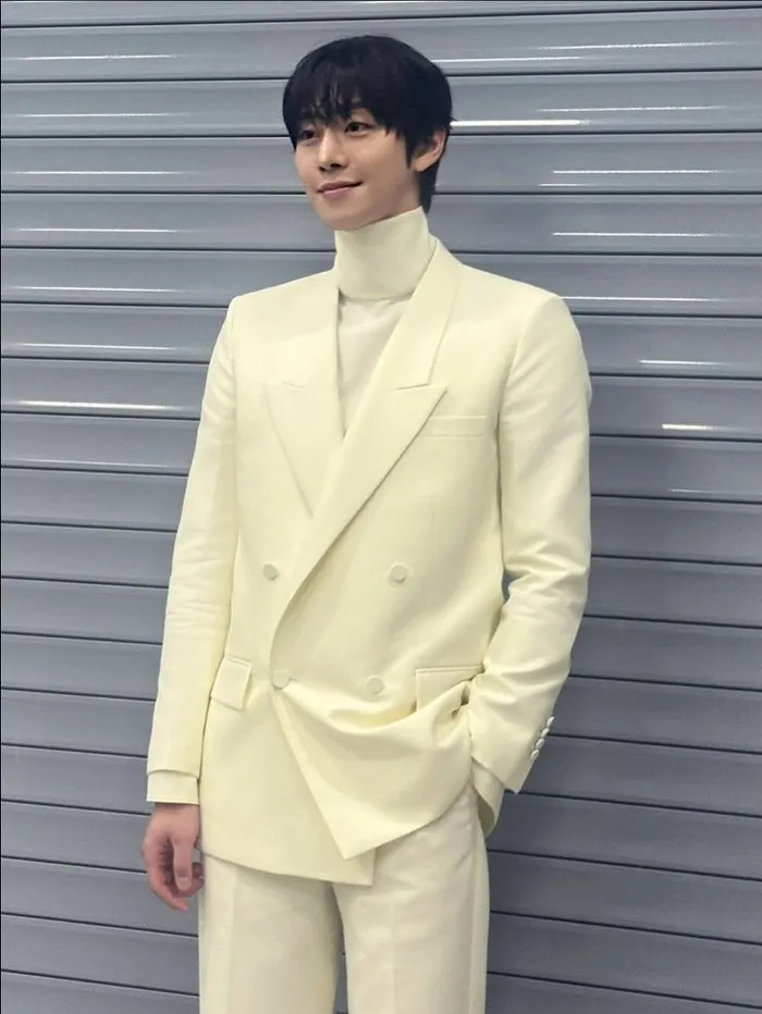 안효섭, 인스타그램, 화이트수트, 비하인드컷, 오늘도매진했습니다, 드라마, SBS