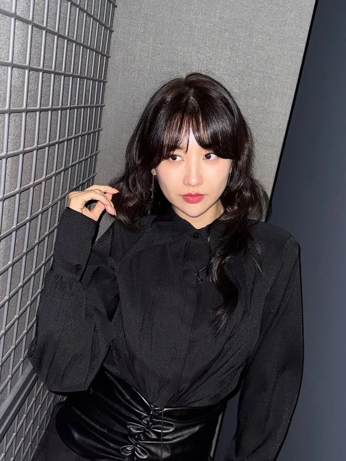 パク・ハソン, ブラックファッション, スタイル, ヒドゥン・アイ, 俳優, オールブラック, シネタウン, DJ, 離婚熟慮キャンプ, バラエティ, ラジオ