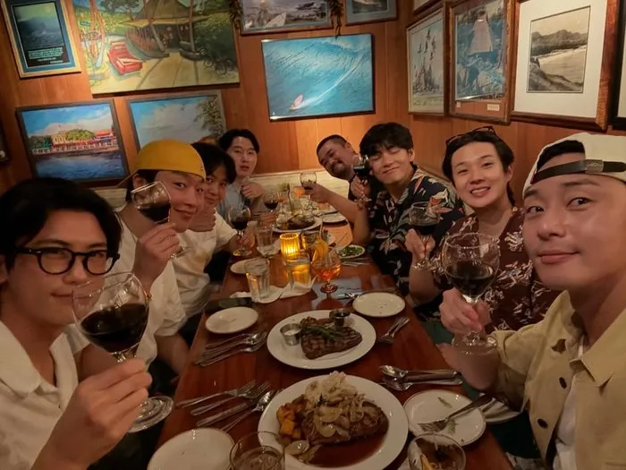 V, BTS, Instagram, Wooga Family, Viaje, Amistad, Juventud