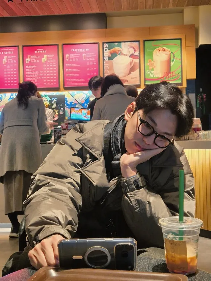 Kim Min Kyu, Instagram, Daily Life, City, Japan