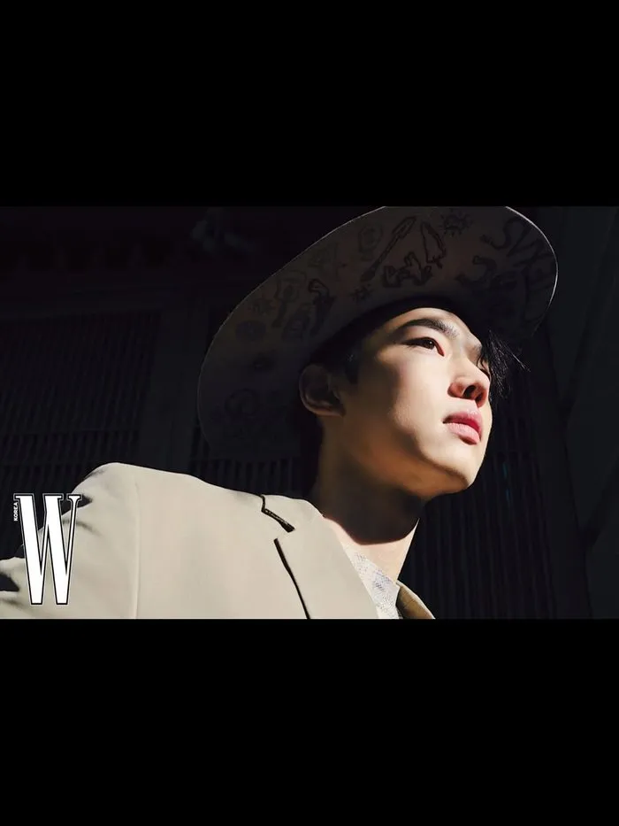 Jo Jun-young, editorial de moda, Instagram, tvN, Lee Jae-in, drama de lunes y martes, W Korea, Spring Fever