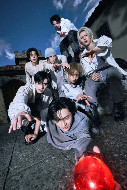 ENHYPEN, álbum conceptual, vampiro, THE SIN: BANISH, álbum