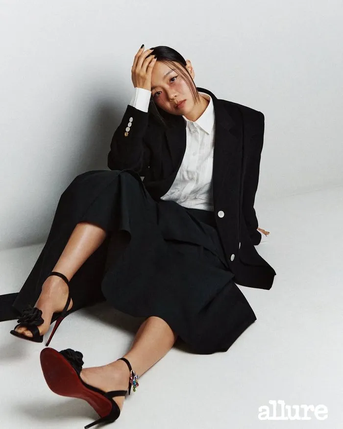 Pictorial, Allure Korea, Lee Sang-hee, Ahn So-hee, Obra de teatro, Instagram, Fotos, Otro día 2: Zapatos de flores