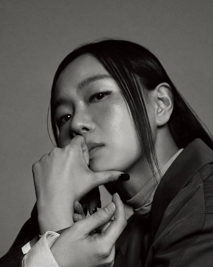 Pictorial, Allure Korea, Lee Sang-hee, Ahn So-hee, Obra de teatro, Instagram, Fotos, Otro día 2: Zapatos de flores