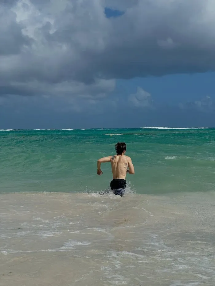 ZEROBASEONE, idol, playa, Seok Matthew, abdominales