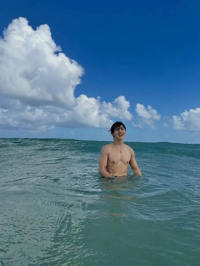 ZEROBASEONE, idol, playa, Seok Matthew, abdominales