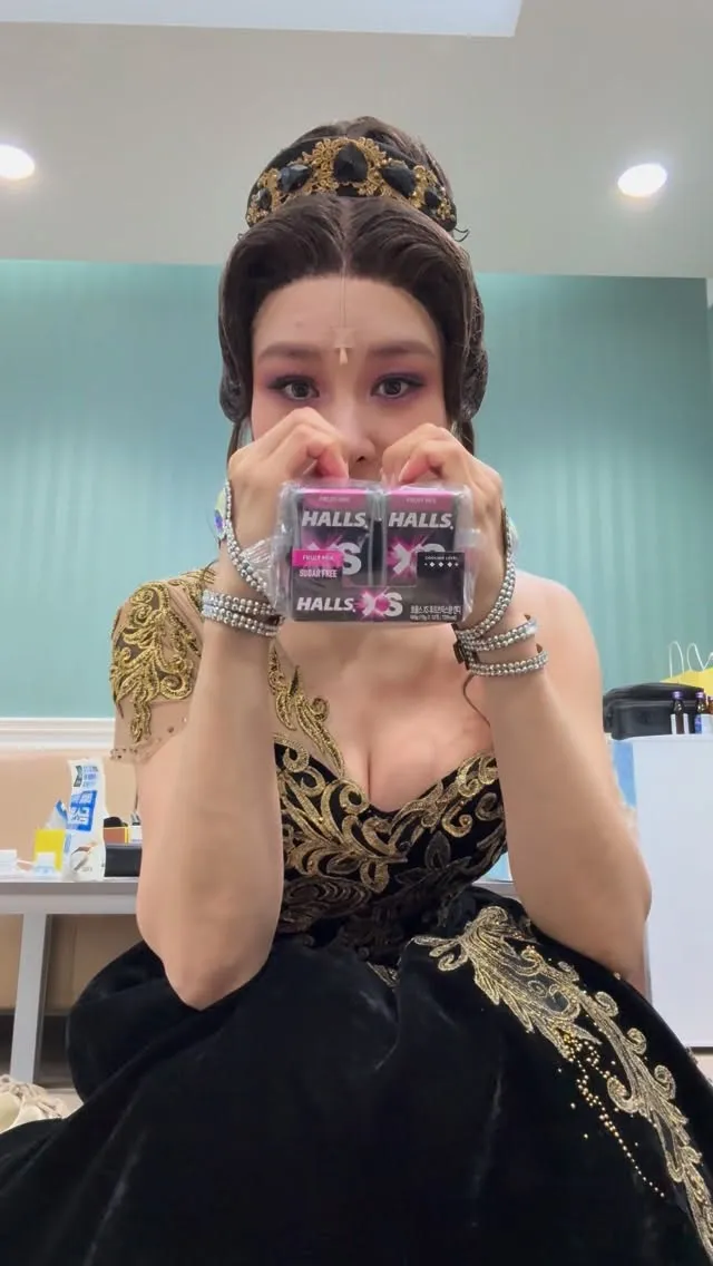 Ock Joo-hyun, director, performance, candy, gratitude