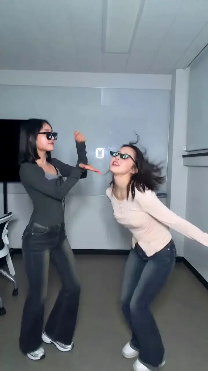 라잇썸, 아이돌, 인스타그램