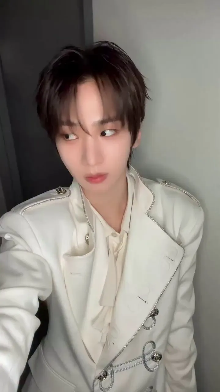 Hwang Seongbin, 82MAJOR, ảnh selfie