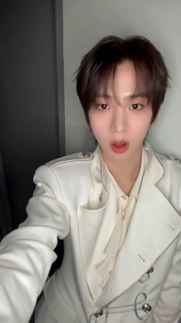 Hwang Seongbin, 82MAJOR, ảnh selfie