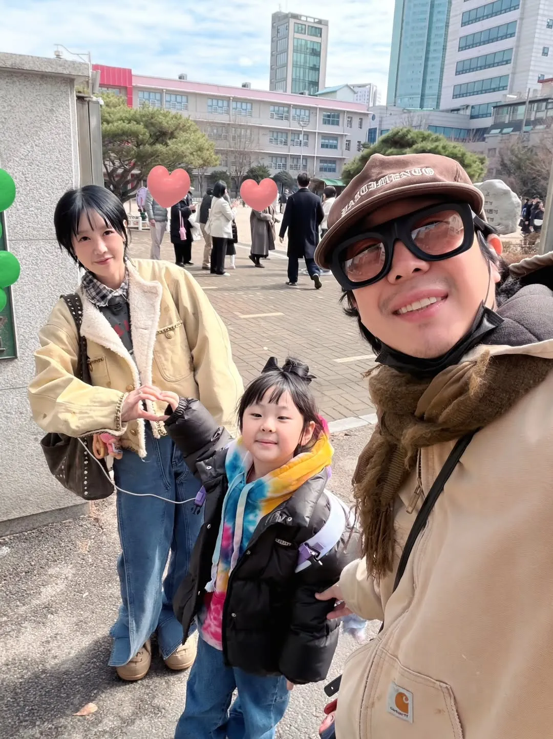 별, 자녀 입학식 공개하며 근황 전해