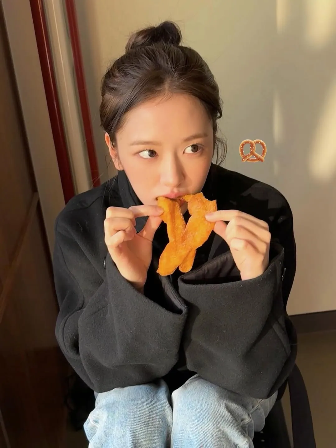 귀여운 안유진, 맛있는 순간 공유