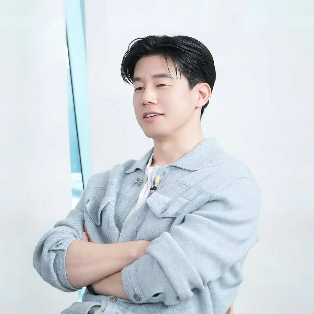 Theo, YouTuber, Update