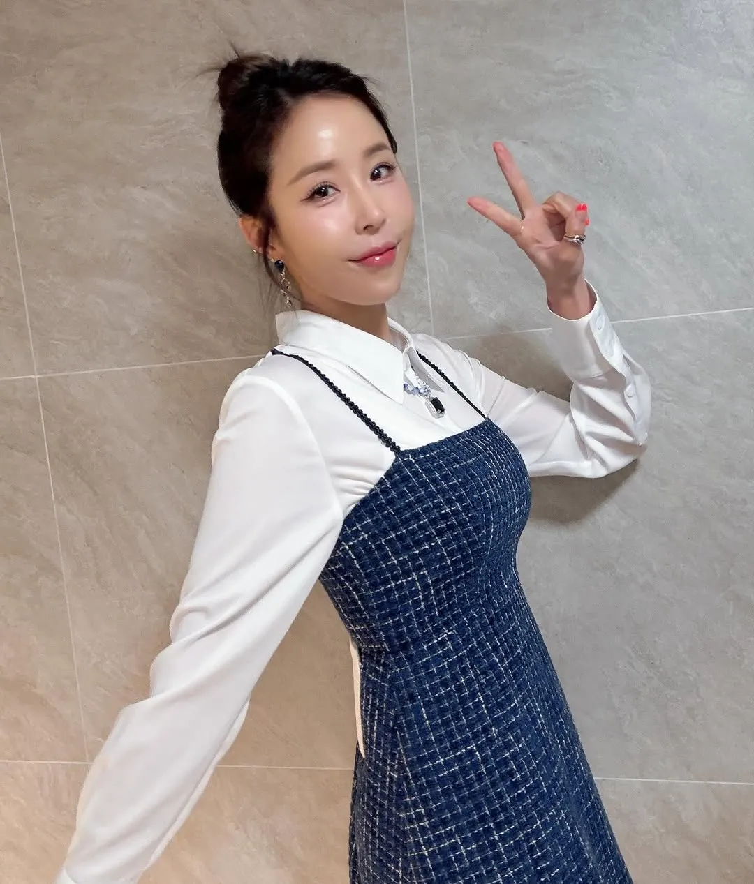 신지, 청량한 미소로 팬들 매료