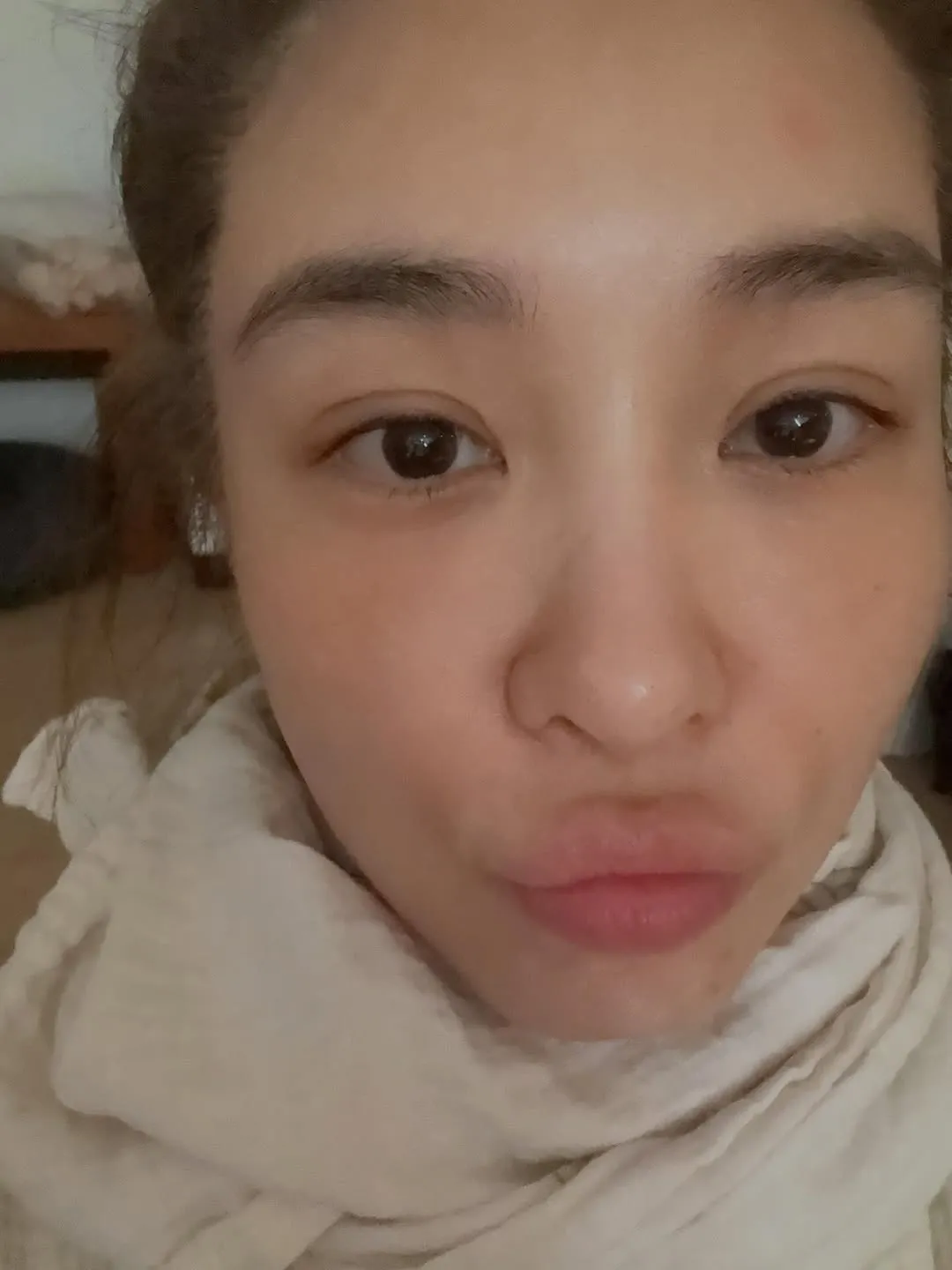 Ock Joo-hyun, radiante, comparte sus impresiones sobre un doenjang-jjigae con caldo de cangrejo