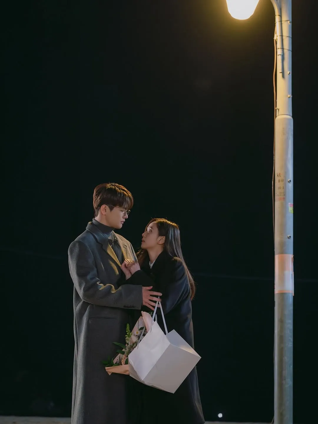 블랙핑크 지수, 드라마 속 따뜻한 순간 공개